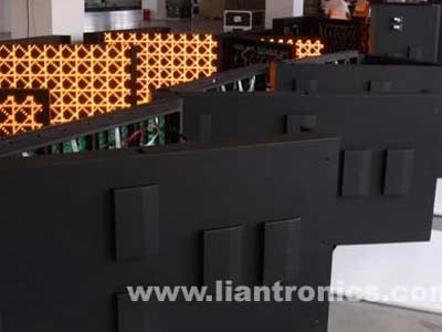 Nuevo gabinete de pantalla LED impermeable y adiabático apareció en Shenzhen Liantronics