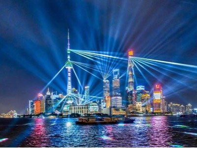 ¡Aterrizando en "The Bund"! LianTronics logró la L de Shanghai