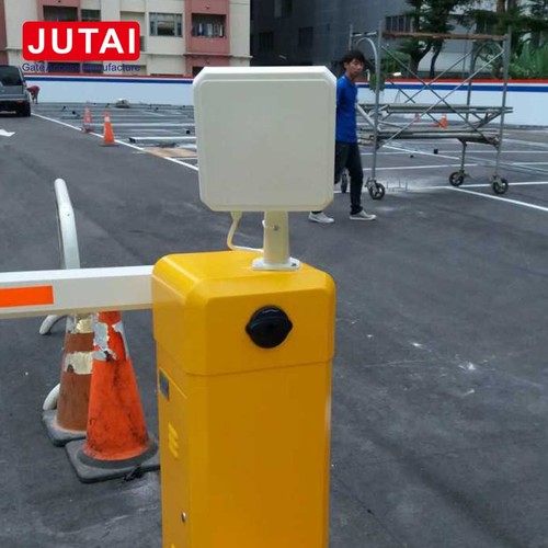 UHF Long Range Reader for Vehicle Parking Application