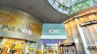 La Pantalla LED de Fine-pitch de LianTronics Iluminó en Ion Orchard, Singapur