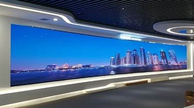 Pantalla LED curva LianTronics PH1.4mm de paso fino para un centro de datos en la nube