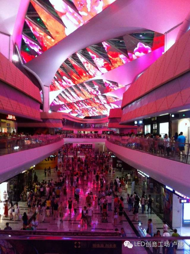 Indoor fixed led display provides creative design for mall