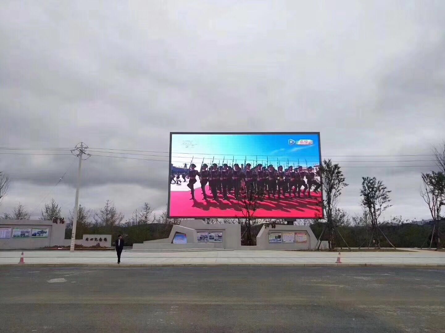 Quadro de avisos LED outdoor P10