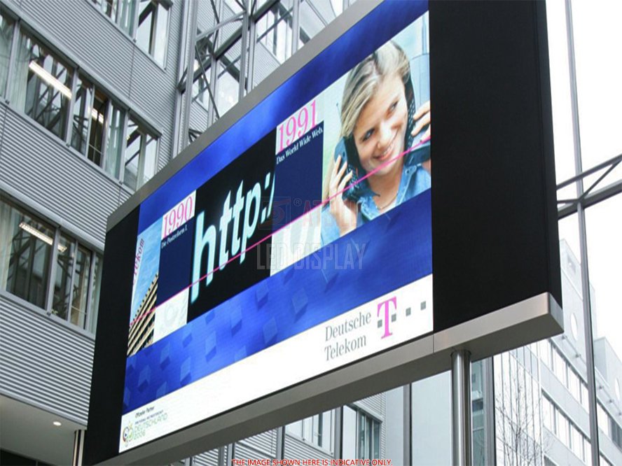 P3.91mm Outdoor Digital Advertising Billboard UHD High Performance LED Video Wall Display