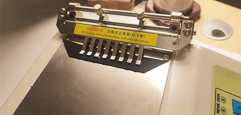 Angle cut printed ribbon precision cutting machine ES-014-1