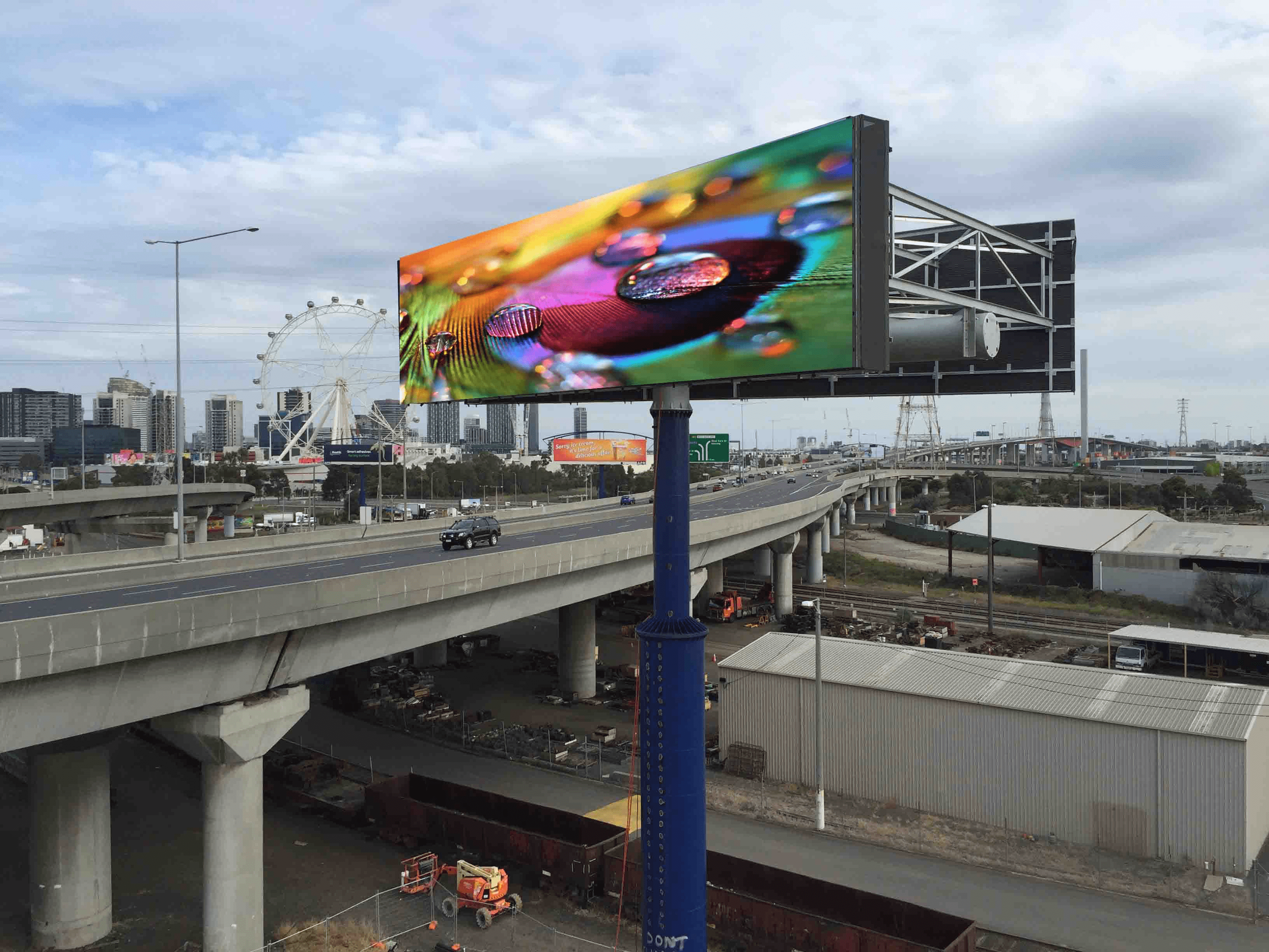 Outdoor LED Advertising Display P5 Front Service IP68 6000CD